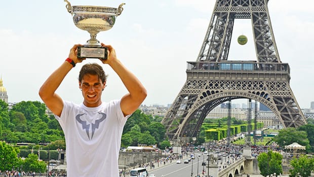 rafael-nadal-trophy-2.jpg